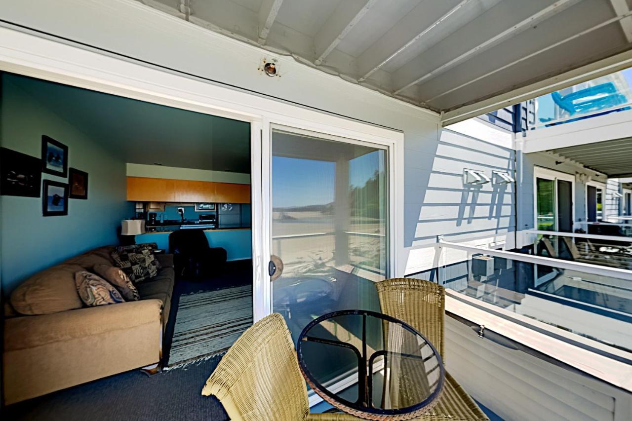 New Listing! Bay-View Beauty With Private Balcony Condo Lincoln City Exteriér fotografie