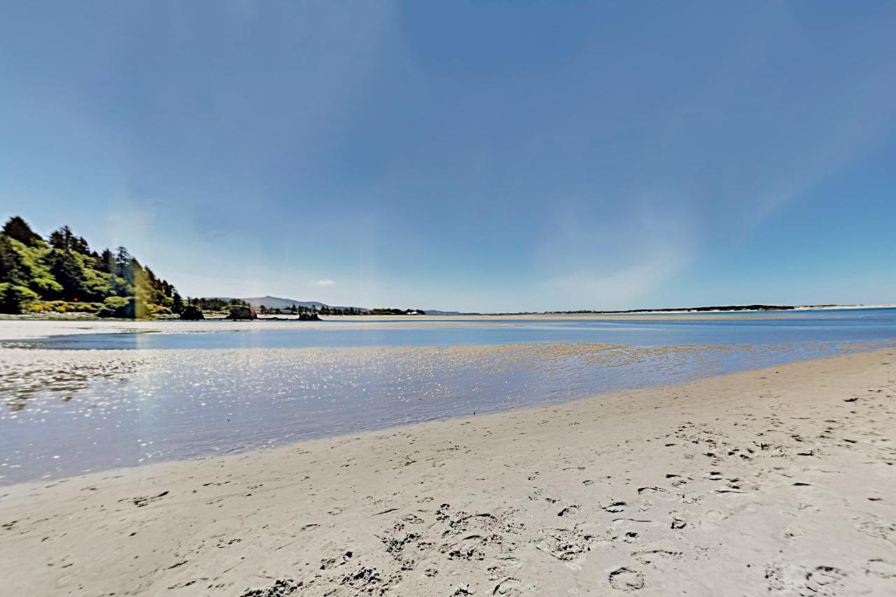 New Listing! Bay-View Beauty With Private Balcony Condo Lincoln City Exteriér fotografie