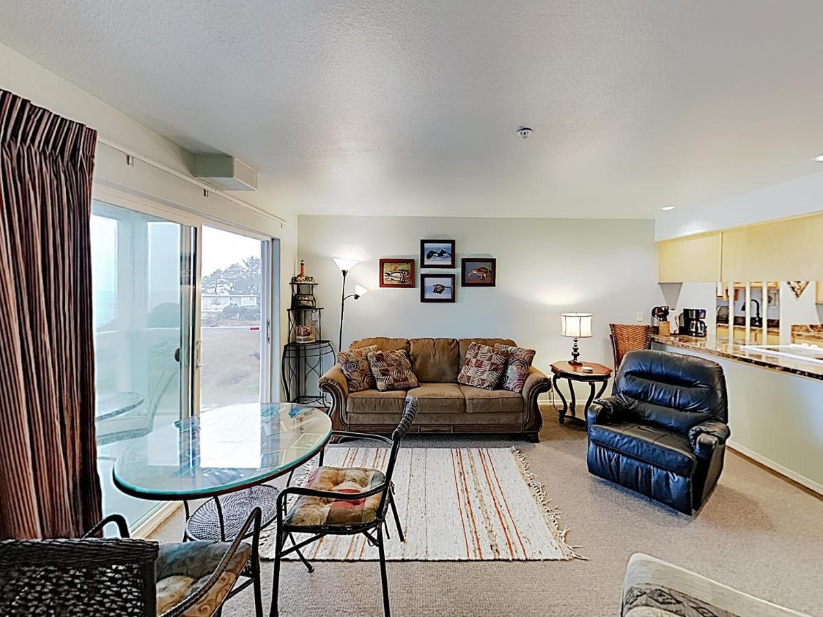New Listing! Bay-View Beauty With Private Balcony Condo Lincoln City Exteriér fotografie