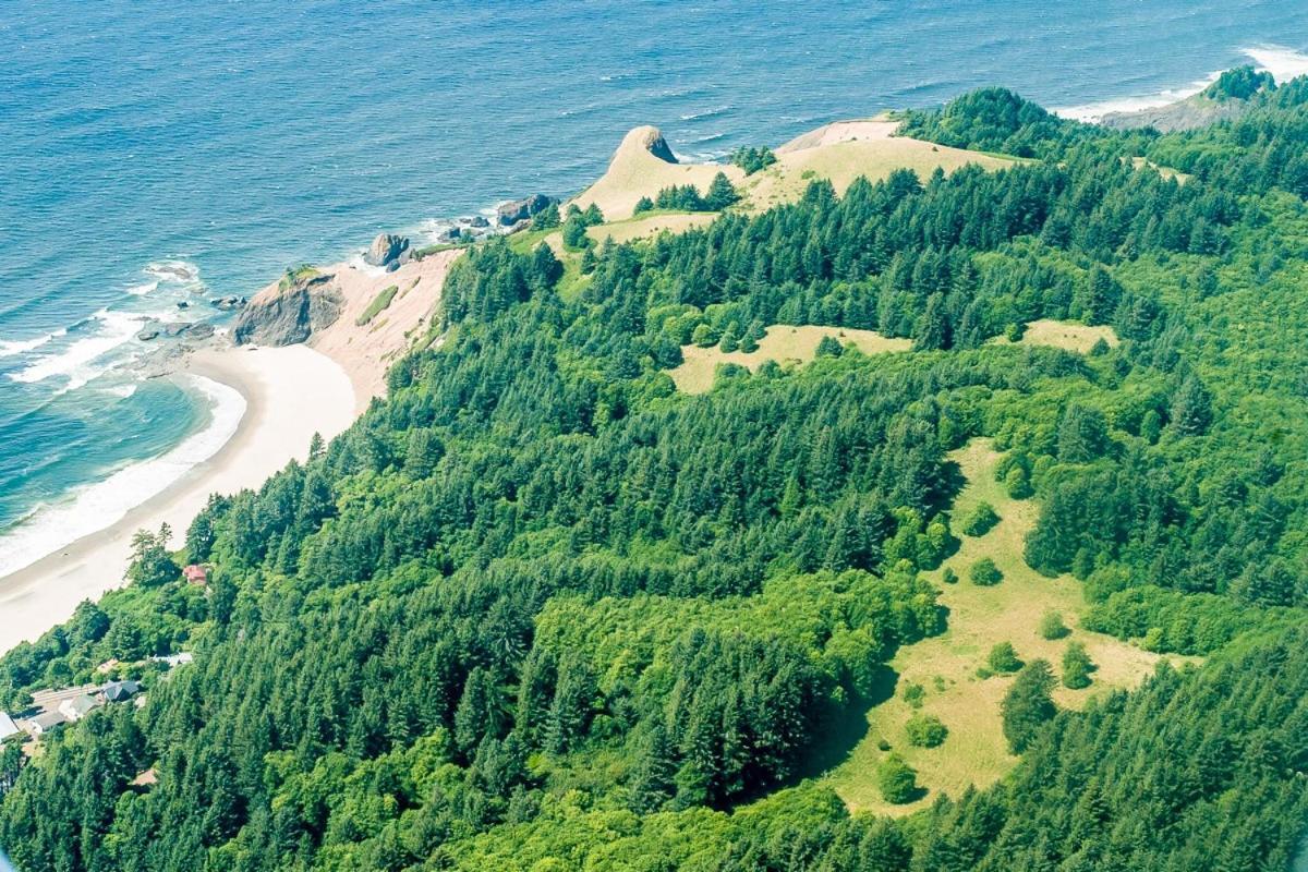 New Listing! Bay-View Beauty With Private Balcony Condo Lincoln City Exteriér fotografie