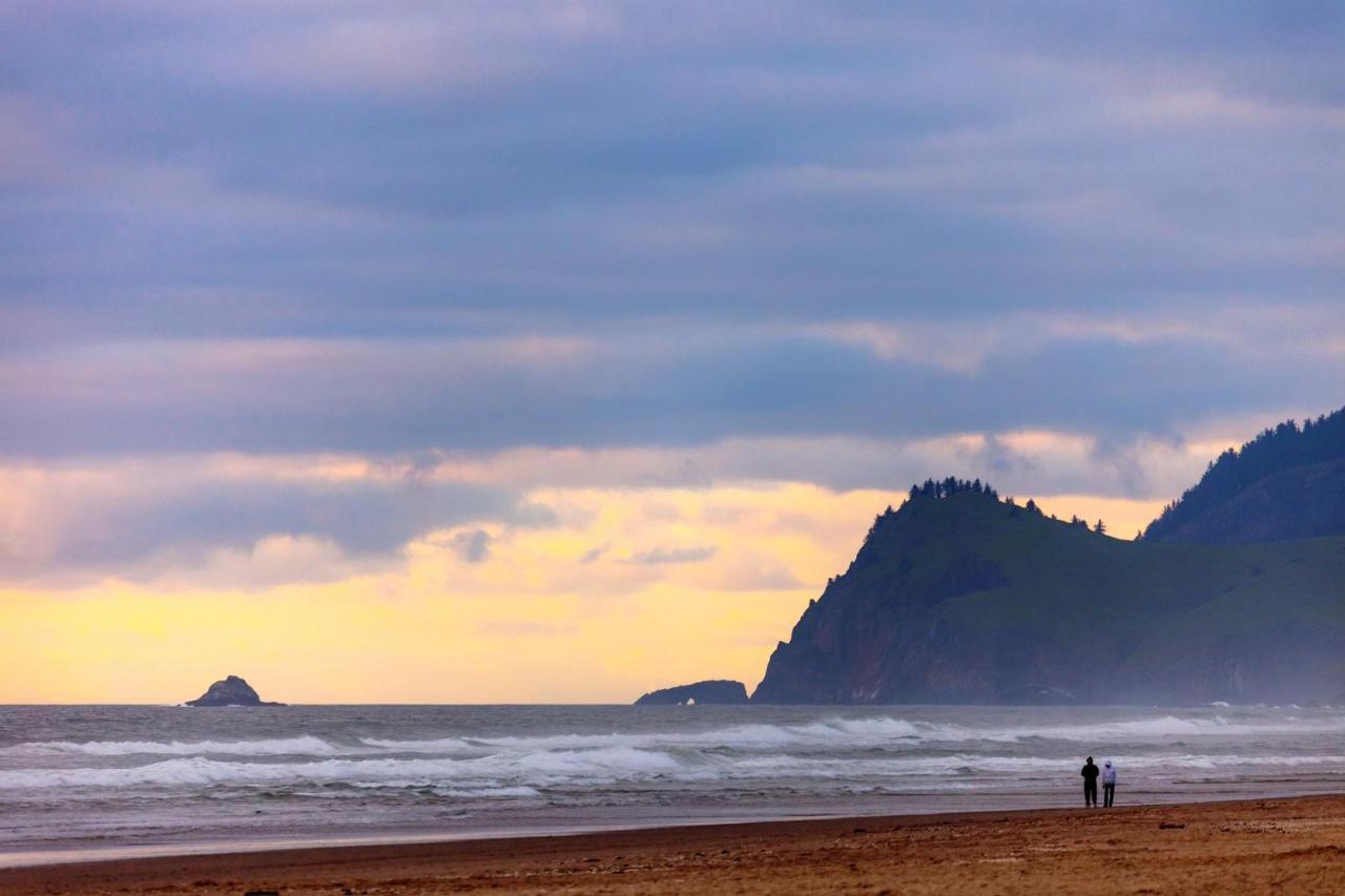 New Listing! Bay-View Beauty With Private Balcony Condo Lincoln City Exteriér fotografie
